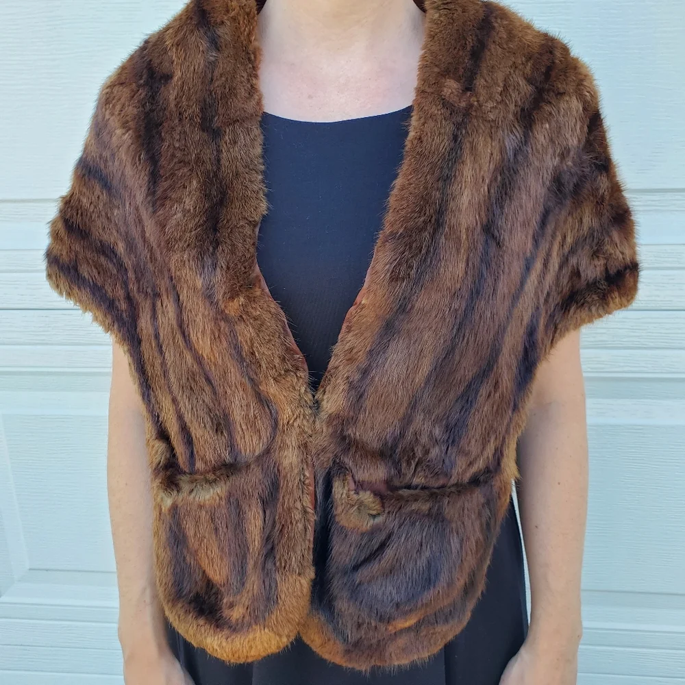 Vintage real fur shawl stole with pockets S/M